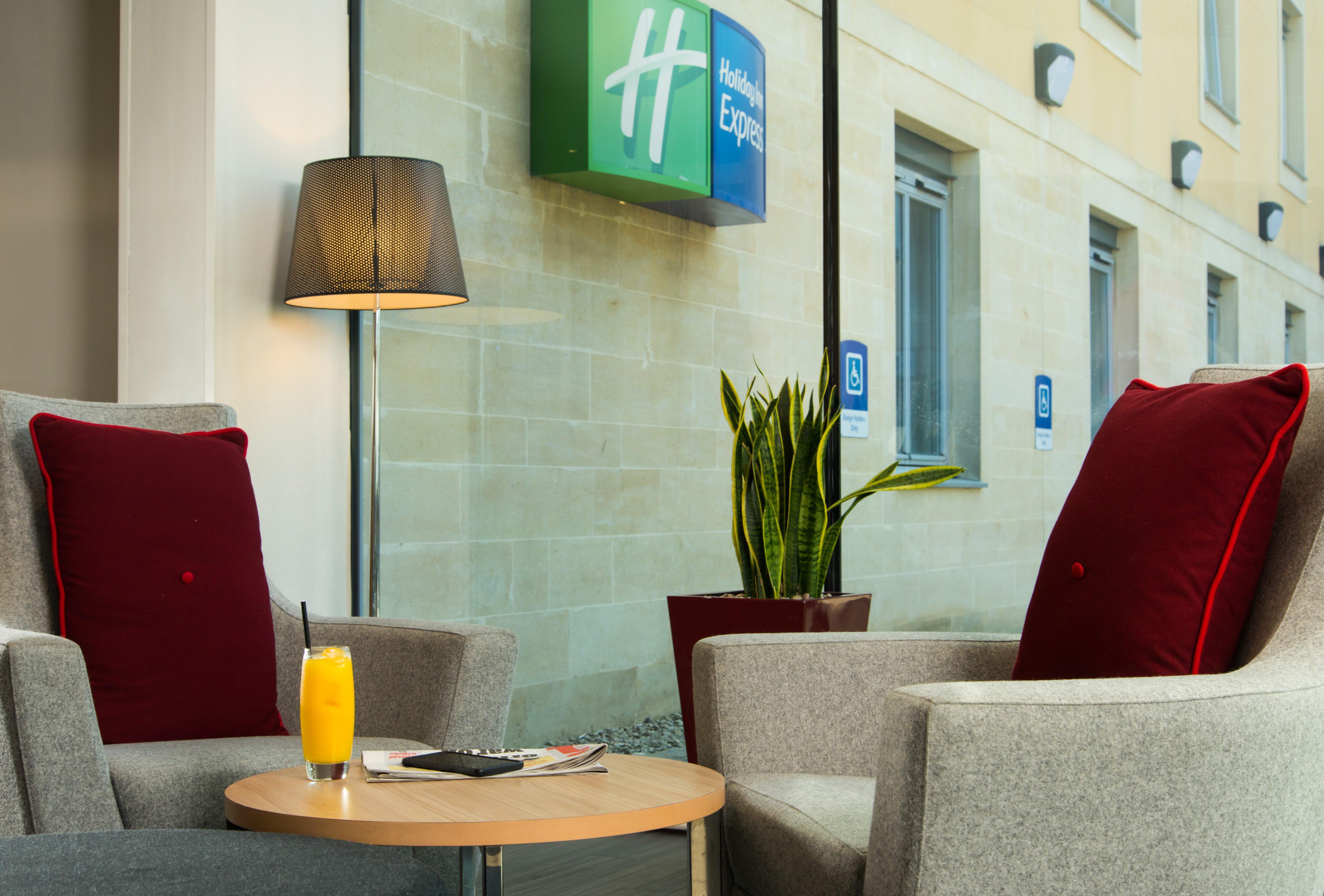Holiday Inn Express Bath By Ihg Экстерьер фото