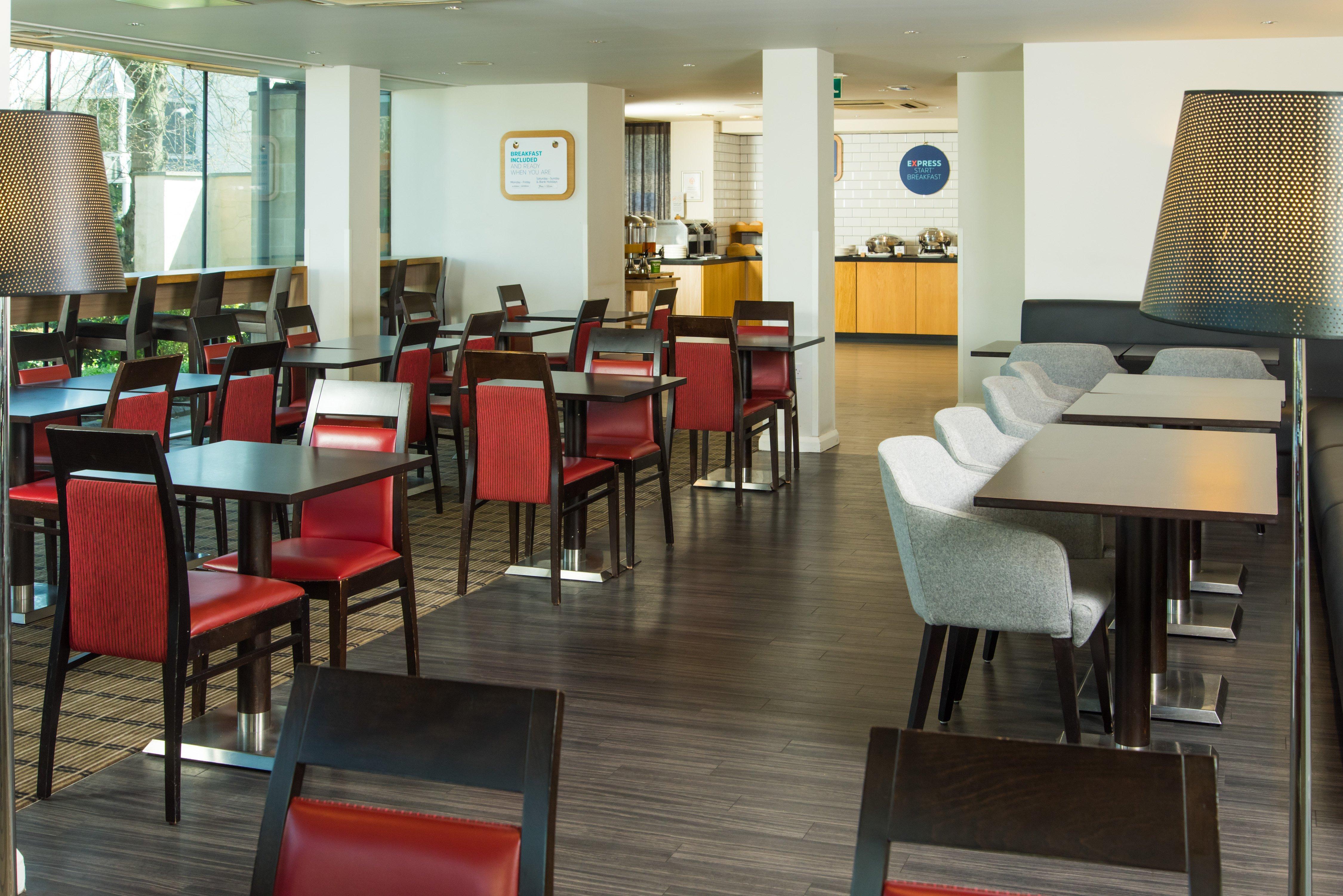 Holiday Inn Express Bath By Ihg Экстерьер фото